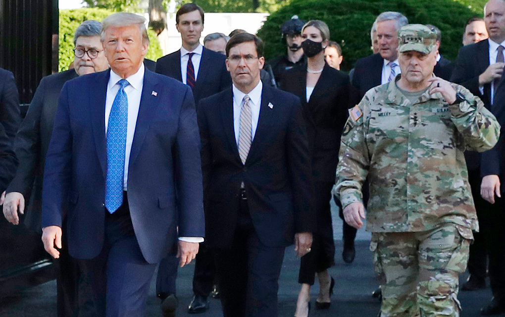 Fuerzas Armadas en EUA se deslindan de políticas internas de Trump