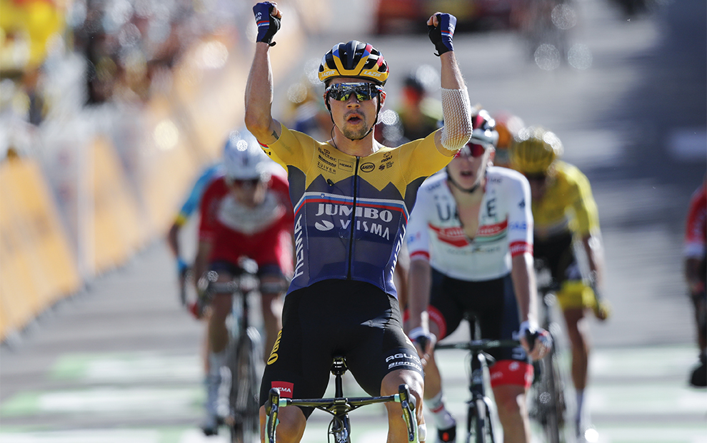 El eslovenio Primoz Roglic celebra tras ganar la cuarta etapa del Tour de Francia. (AP)
