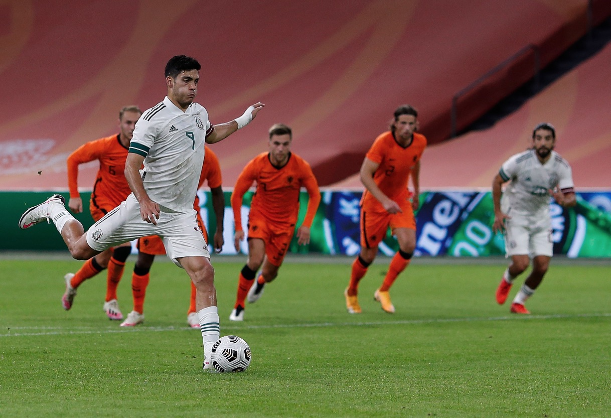 Penal de Jiménez da a México victoria 1-0 ante Holanda