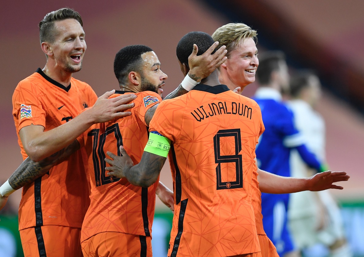 De Boer consigue primera victoria como técnico de Holanda