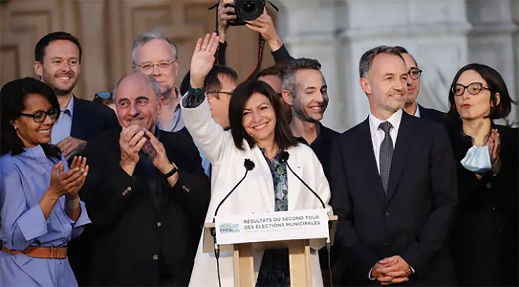 La alcaldesa de Paris, Anne Hidalgo, se mostró disconforme con la decisión. (AP)