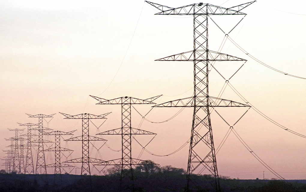 Iniciativa sobre la industria eléctrica, inconsistente: PRI/ Foto: Cuartoscuro