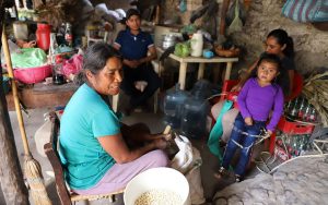 Hay 3.8 millones más de pobres en México: Coneval
