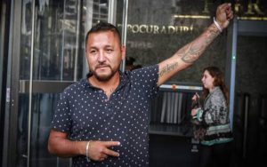 'El Mijis' denuncia al cantante Lalo Mora por abuso sexual