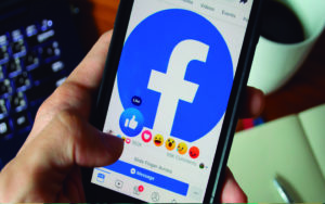 Facebook niega que 360 millones de usuarios sean adictos a la plataforma