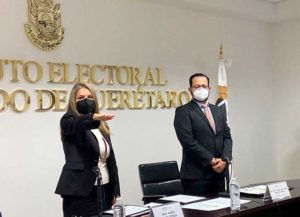 Maria Perez Cepeda toma protesta como Presienta provisional del IEEQ