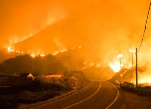 Incendio en California, obliga a evacuaciones