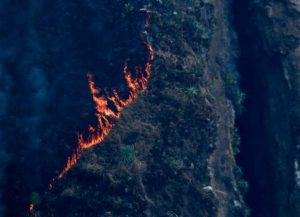 Incendio de Tepoztlán está controlado en un 60 por ciento