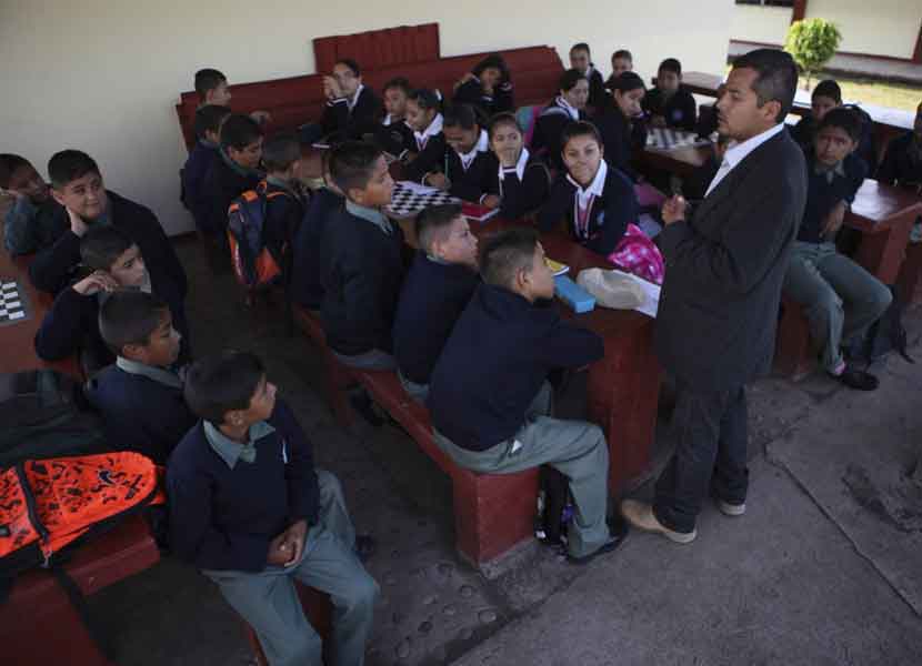Querétaro: Aumento salarial será para docentes de educación básica