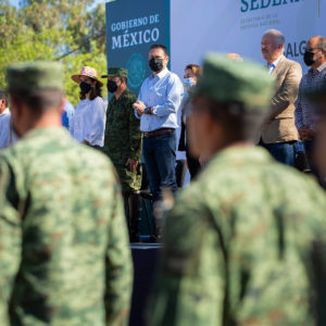 Mauricio Kuri participa en la cabalgata cívico militar La gran fuerza de México