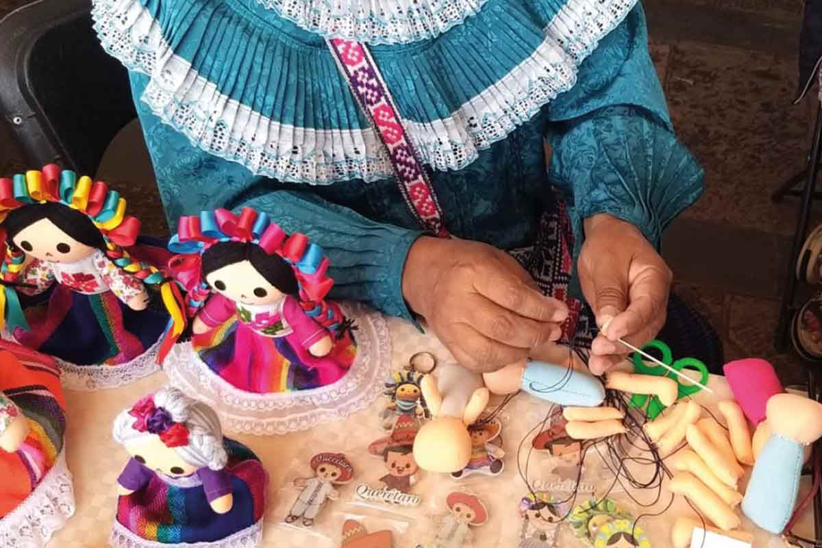 Inicia la Feria Artesanal Querétaro y sus Culturas en el Jardín Guerrero