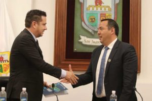 Roberto Cabrera entrega Primer Informe de Gobierno al Ayuntamiento de San Juan del Río