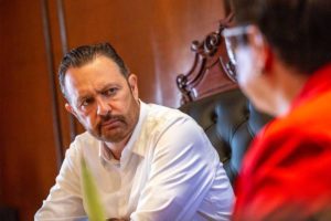 Investiga IEEQ denuncia sobre promoción personal del gobernador de Querétaro