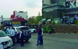 Reportan asesinato adentro de una plaza comercial en Querétaro