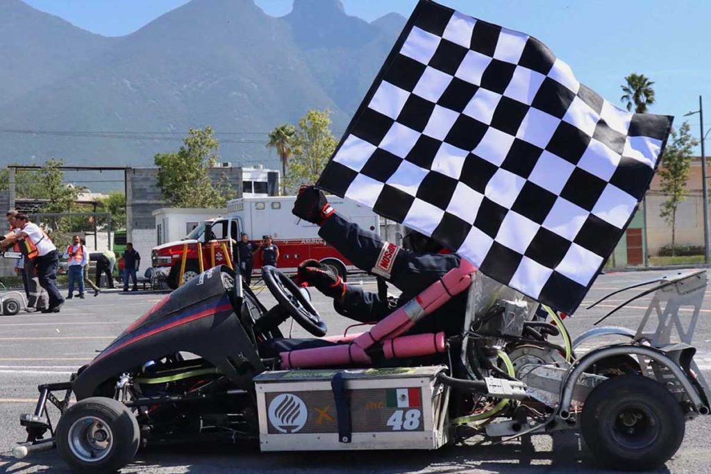 Estudiantes del Tec son campeones nacionales con su coche eléctrico
