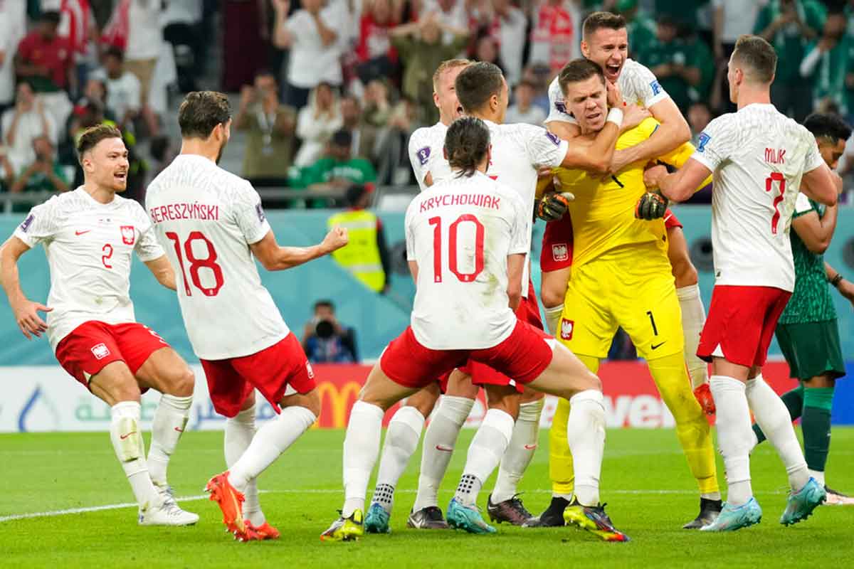 Lewandowski se estrena y Polonia doma a Arabia Saudita