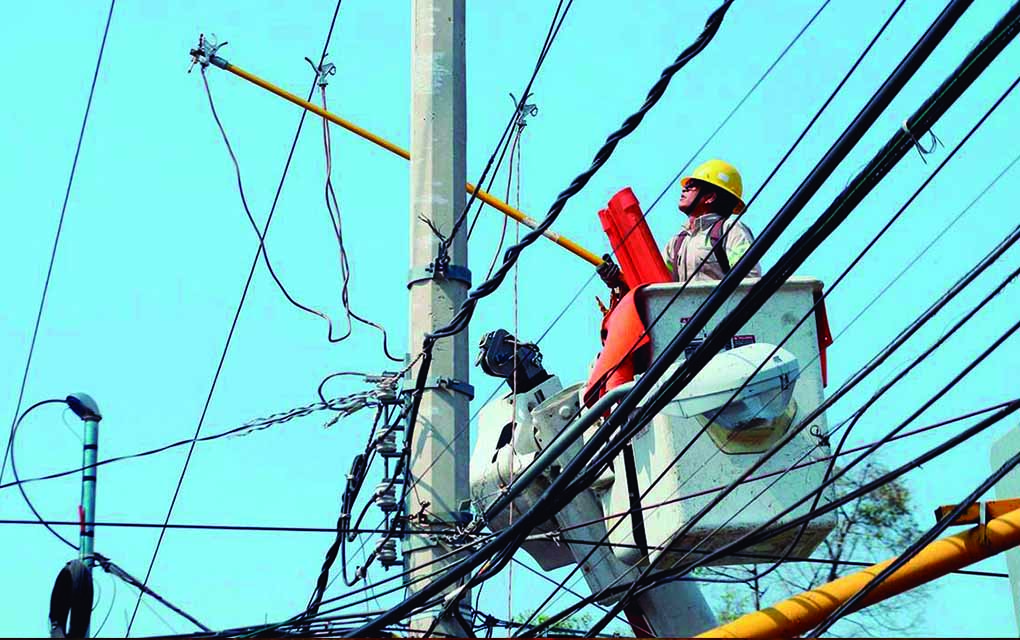 Querétaro: No cesan los reportes por falta de luz eléctrica