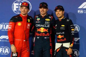 Verstappen, Pérez y Leclerc encabezan la parrilla de salida en Baréin. / Foto: AP