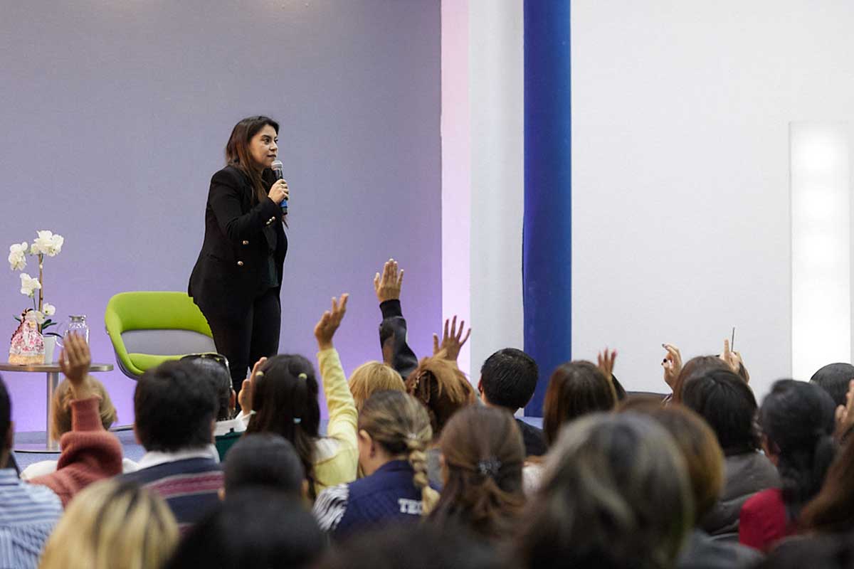 La activista Olimpia Coral Melo, impartió una conferencia ante la comunidad del Tec campus Querétaro.
