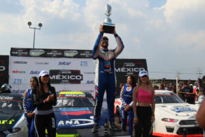 Jake Cosio conquista su primer triunfo en la México NASCAR Series de Querétaro / Foto: Ale Luján