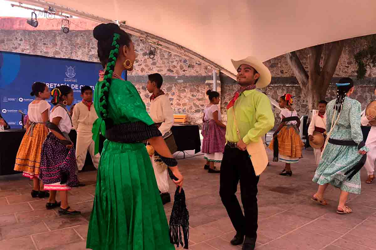 Mi tierra queretana, la coreografía monumental que exalta el huapango de Querétaro / Foto: Especial 