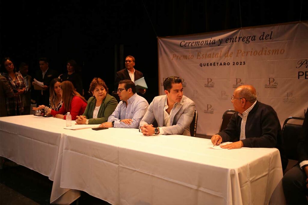 Reconocen a periodistas del estado de Querétaro
