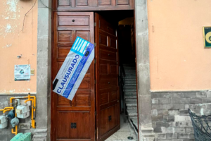 Autoridades clausuran restaurante en Centro Histórico de Querétaro