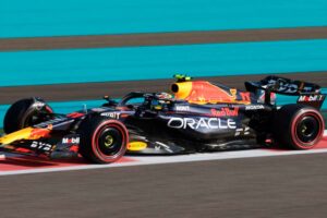'Checo' Pérez califica noveno en el GP de Abu Dhabi