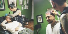Christian Nodal se borra otro tatuaje inspirado en Belinda