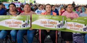 Gobierno municipal de El Marqués entregan estufas ecológicas